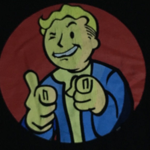 Fallout T-Shirt - Picture 2 of 3